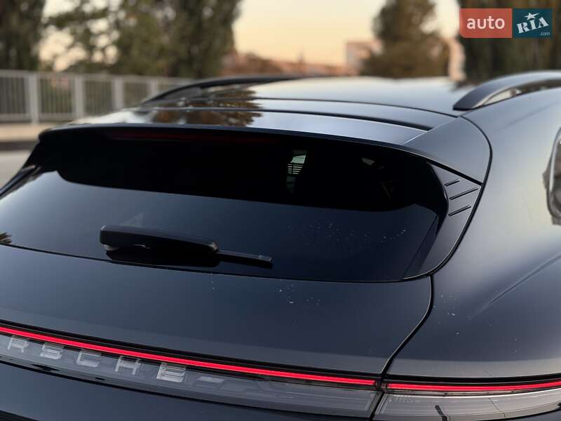 Седан Porsche Taycan 2022 в Києві