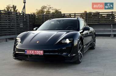 Седан Porsche Taycan 2022 в Киеве