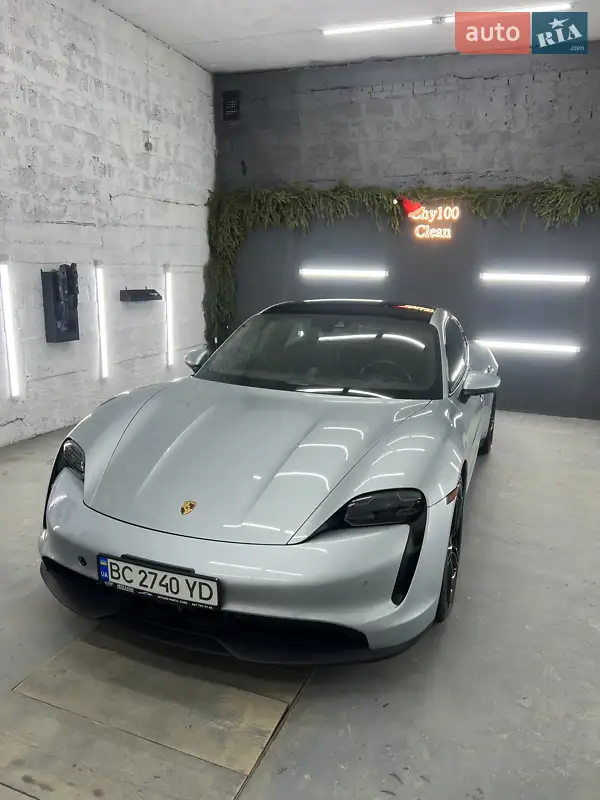 Porsche Taycan