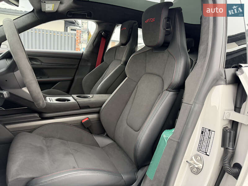 Седан Porsche Taycan 2023 в Киеве фото 11 Седан Porsche Taycan 2023 в Киеве
