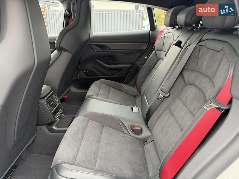 Седан Porsche Taycan 2023 в Киеве фото 16 Седан Porsche Taycan 2023 в Киеве