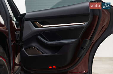 Седан Porsche Taycan 2021 в Мукачево