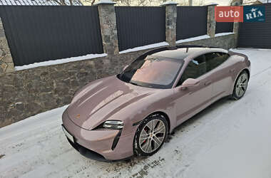 Седан Porsche Taycan 2021 в Виннице