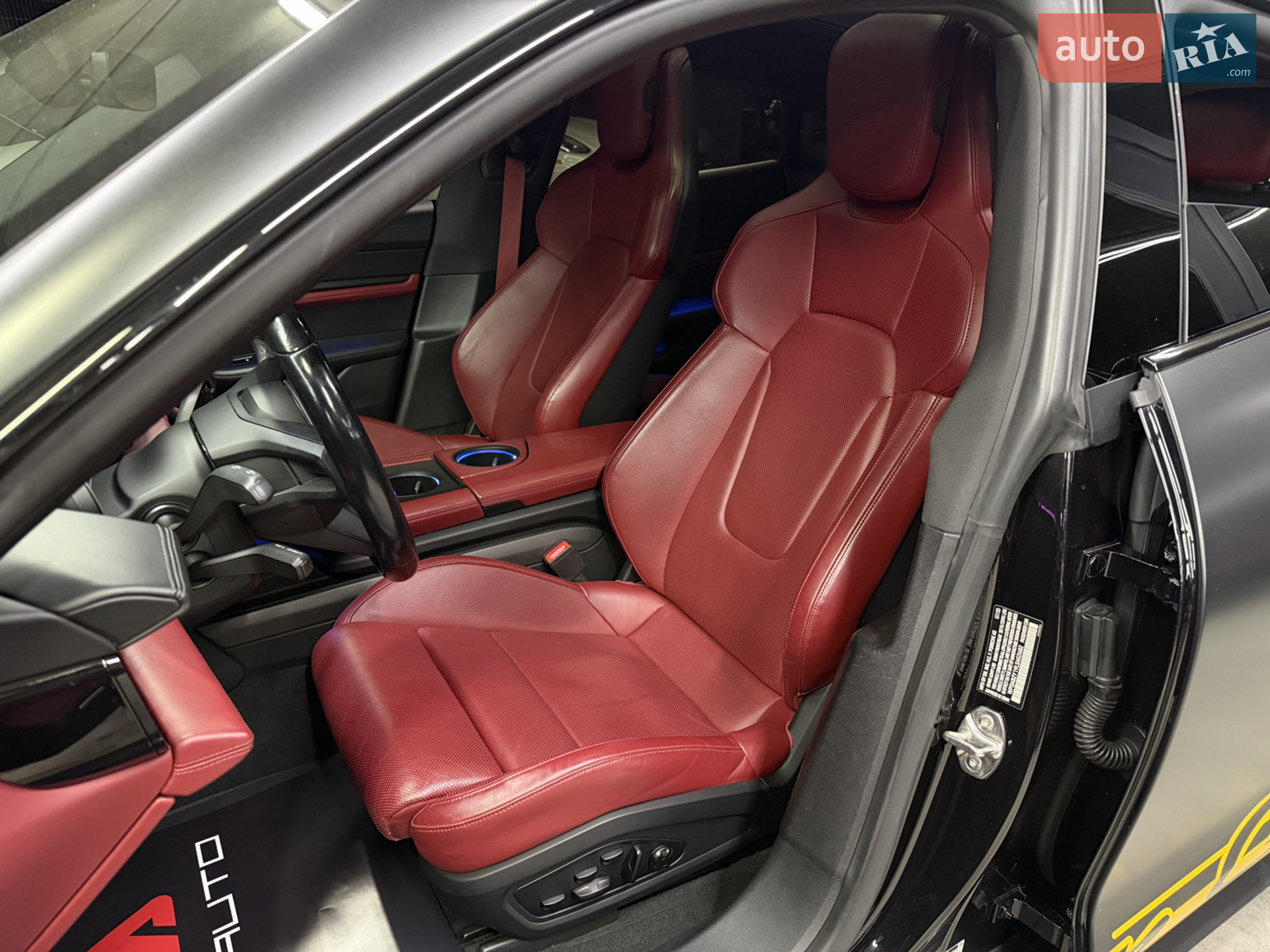 2020 Porsche Taycan - мініатюра 19