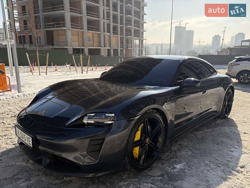Седан Porsche Taycan 2021 в Киеве