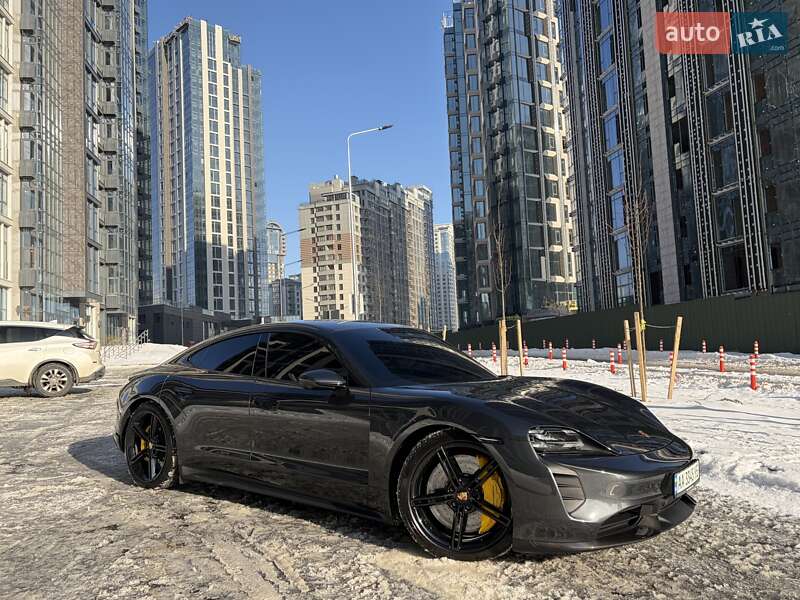 Седан Porsche Taycan 2021 в Киеве