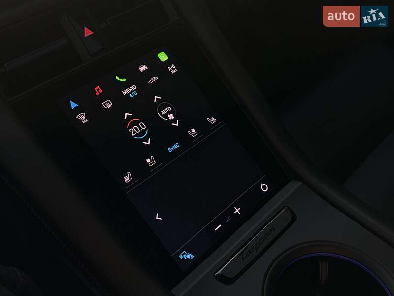 Седан Porsche Taycan 2021 в Киеве