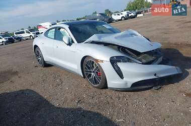 Седан Porsche Taycan 2021 в Львове