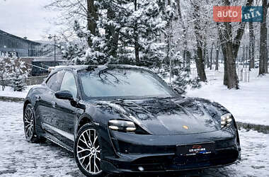 Седан Porsche Taycan 2022 в Киеве