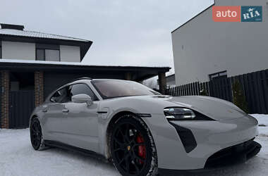 Седан Porsche Taycan 2023 в Киеве