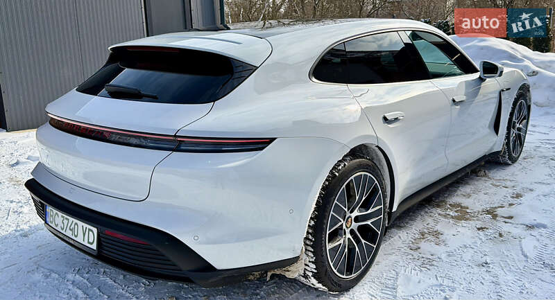 Седан Porsche Taycan 2024 в Львове