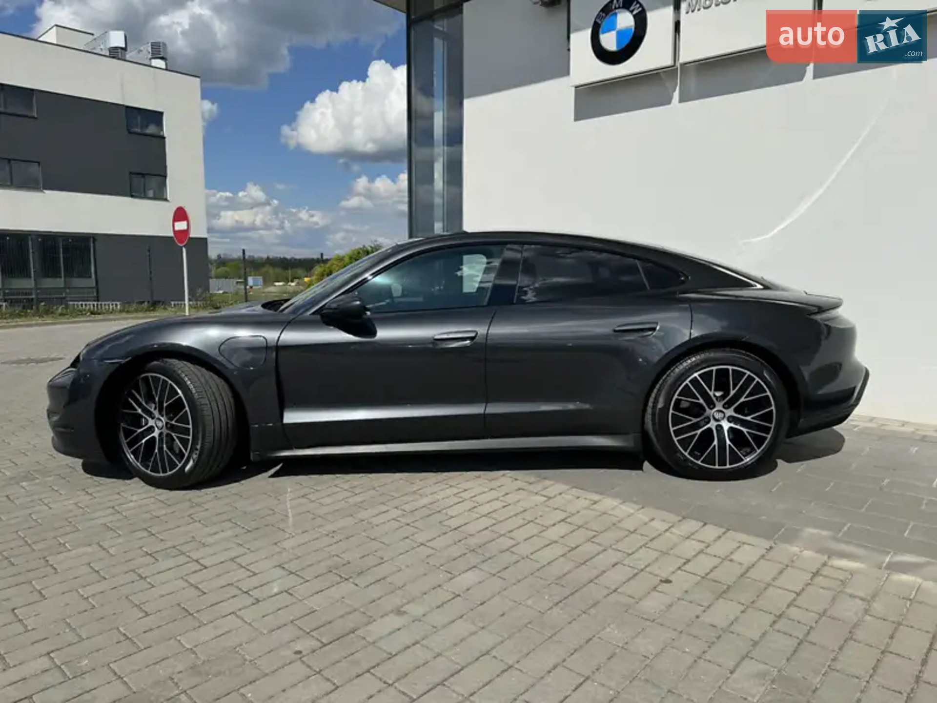 2021 Porsche Taycan - мініатюра 2