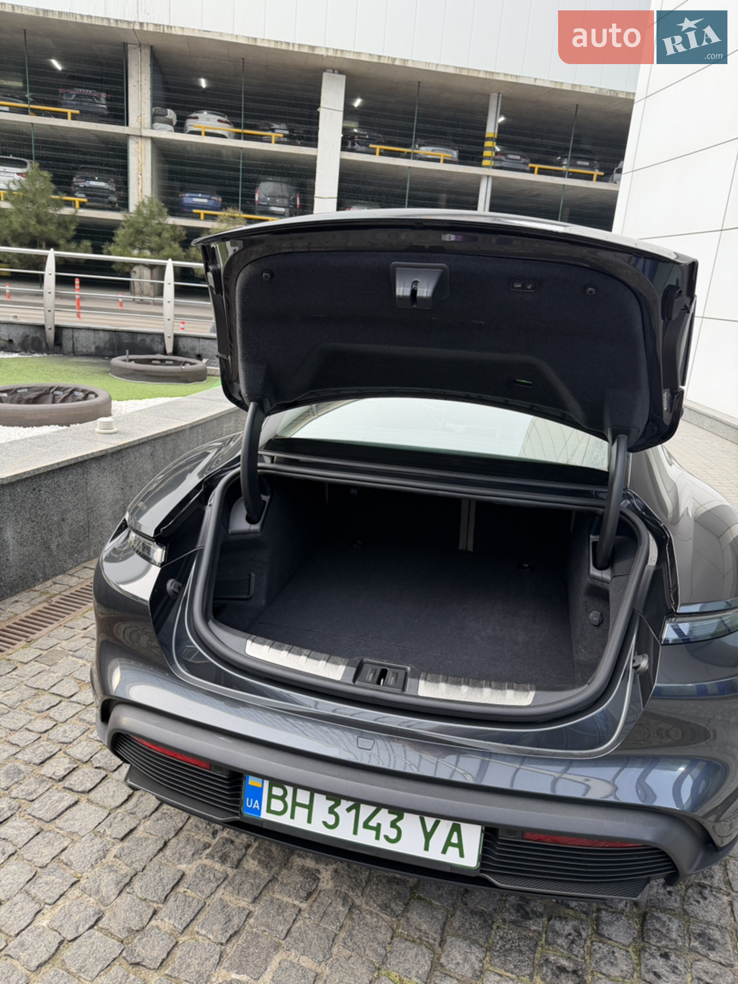 2020 Porsche Taycan - мініатюра 23