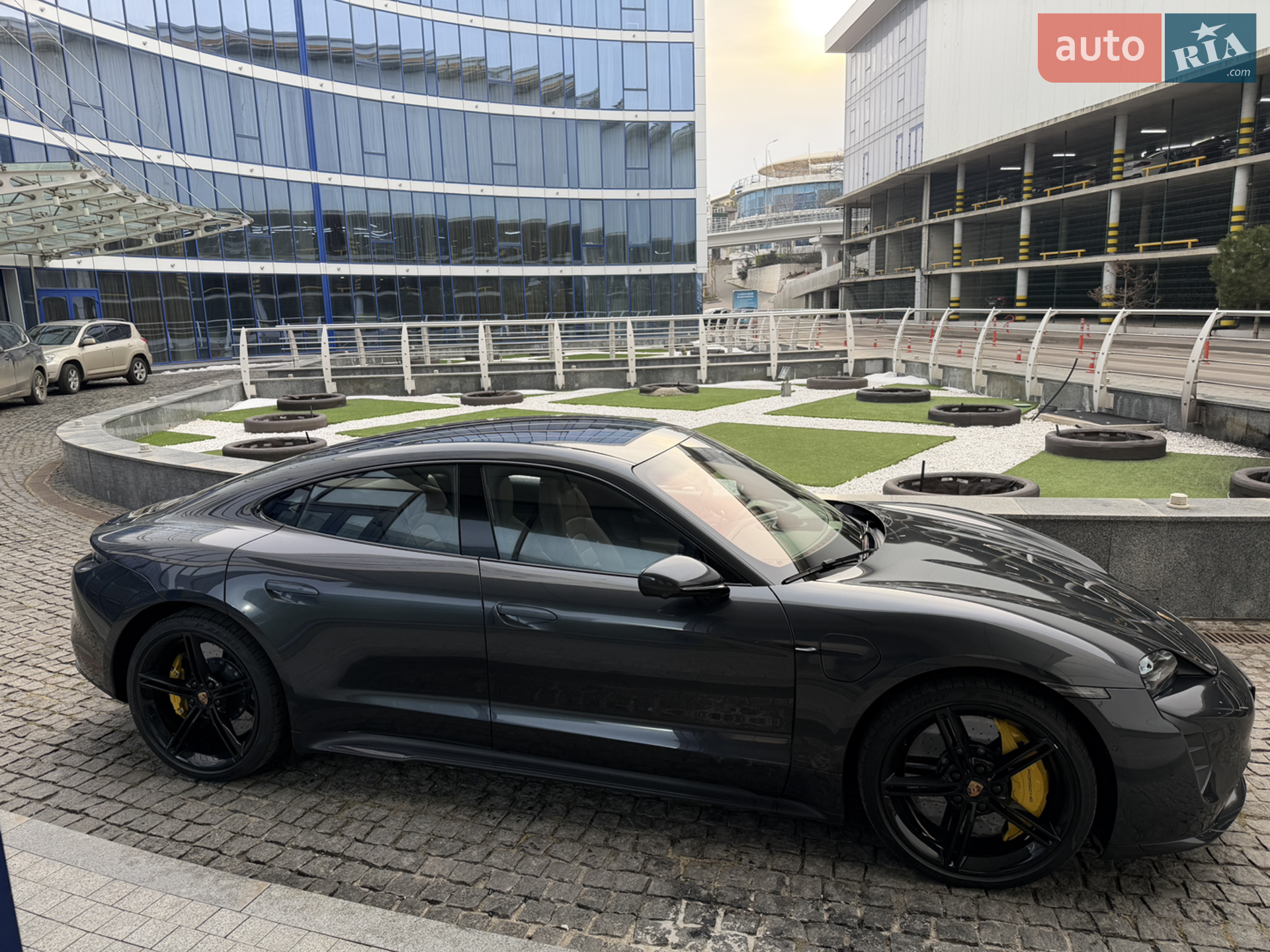 2020 Porsche Taycan - мініатюра 28
