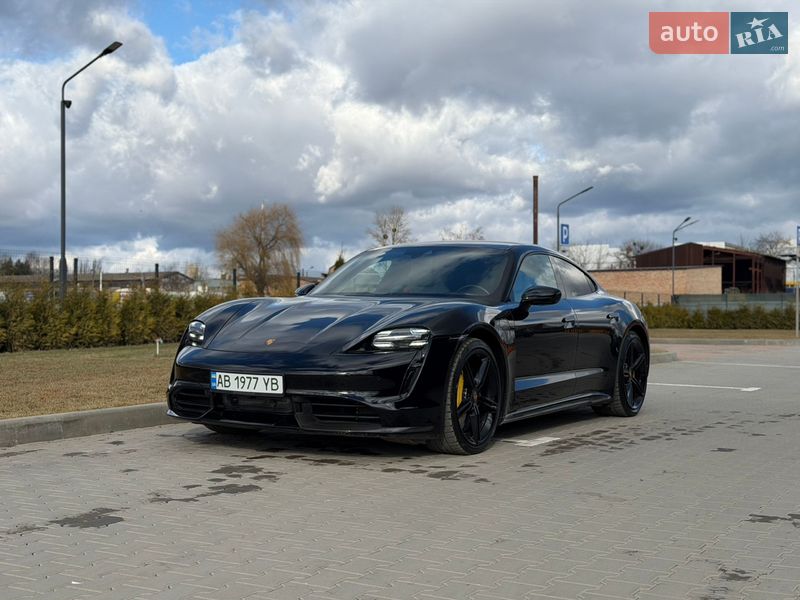 Седан Porsche Taycan 2020 в Виннице