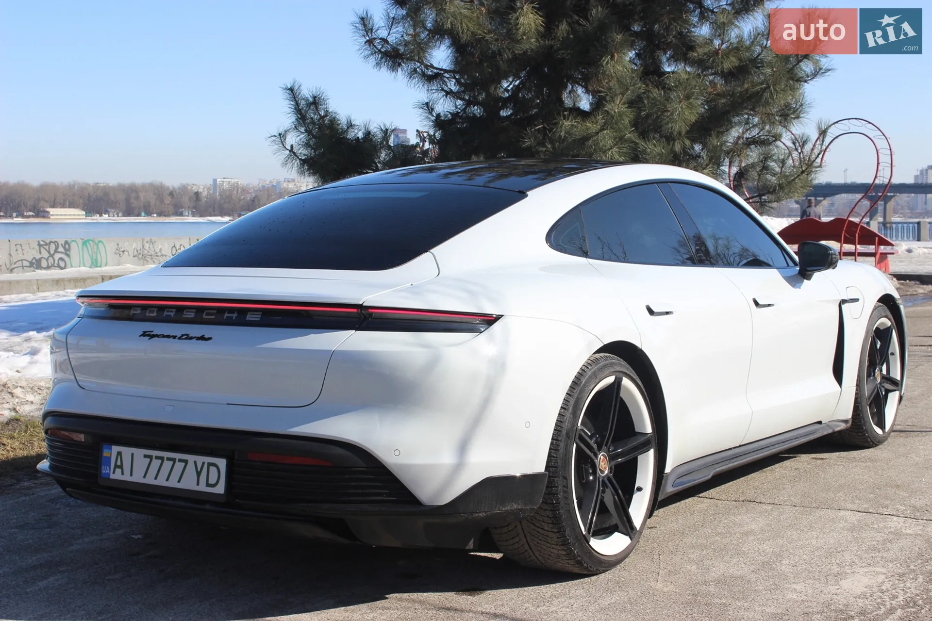 2020 Porsche Taycan - мініатюра 16