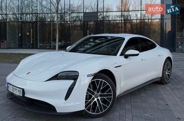 Седан Porsche Taycan 2021 в Киеве