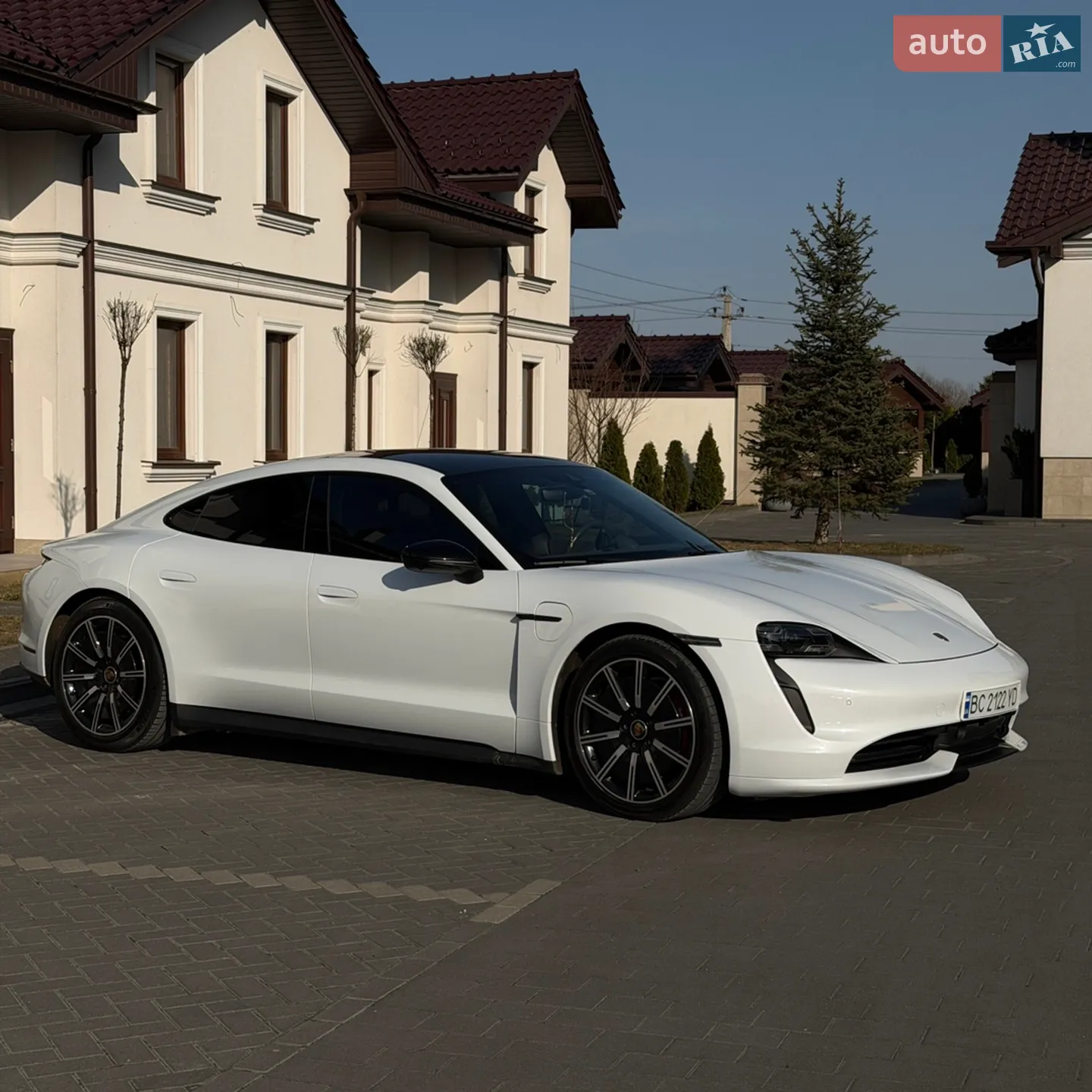 2020 Porsche Taycan - мініатюра 2