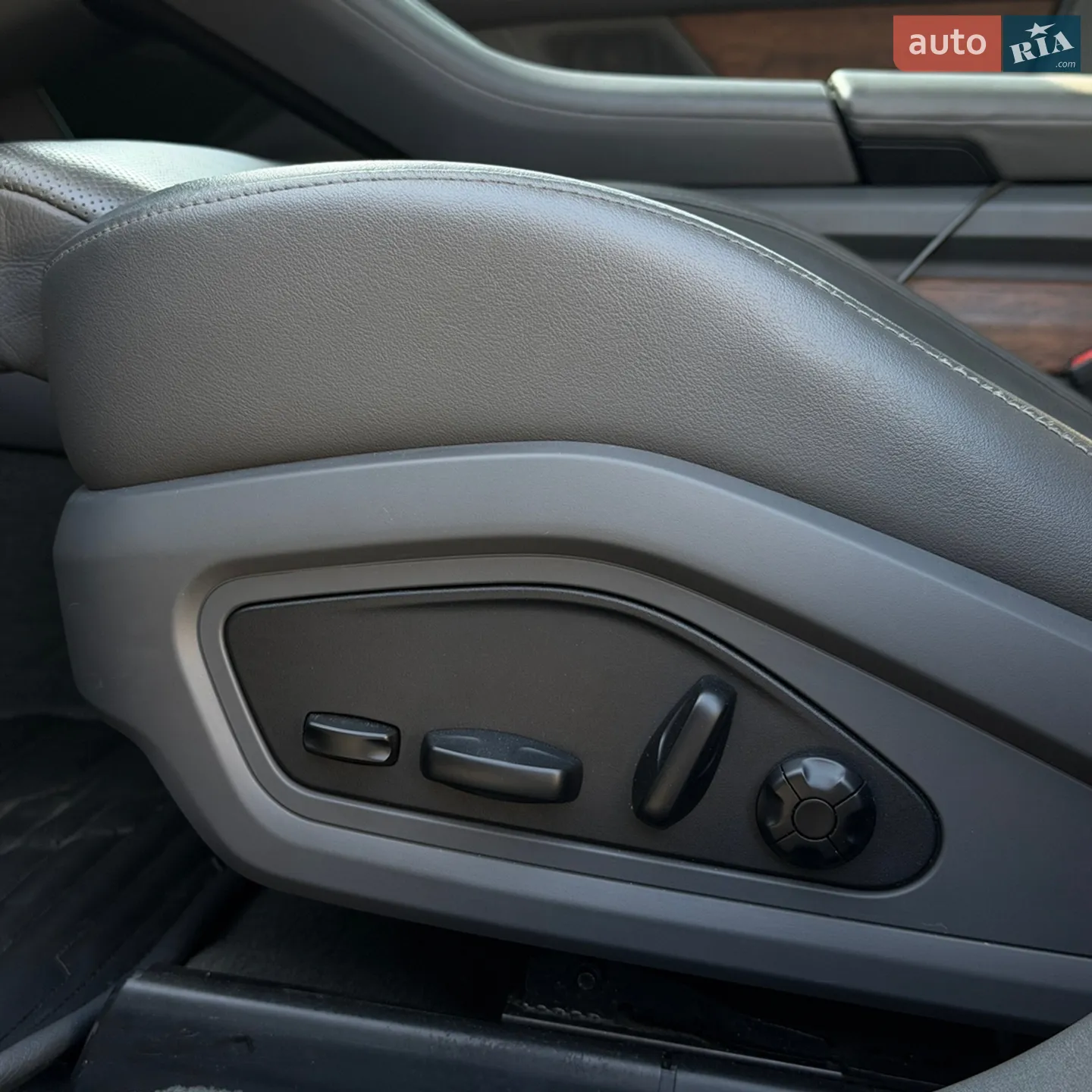 2020 Porsche Taycan - мініатюра 17