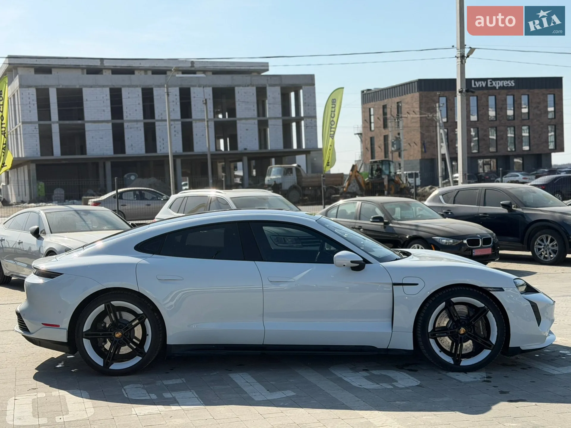 2020 Porsche Taycan - мініатюра 4