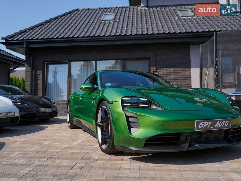 Седан Porsche Taycan 2022 в Киеве