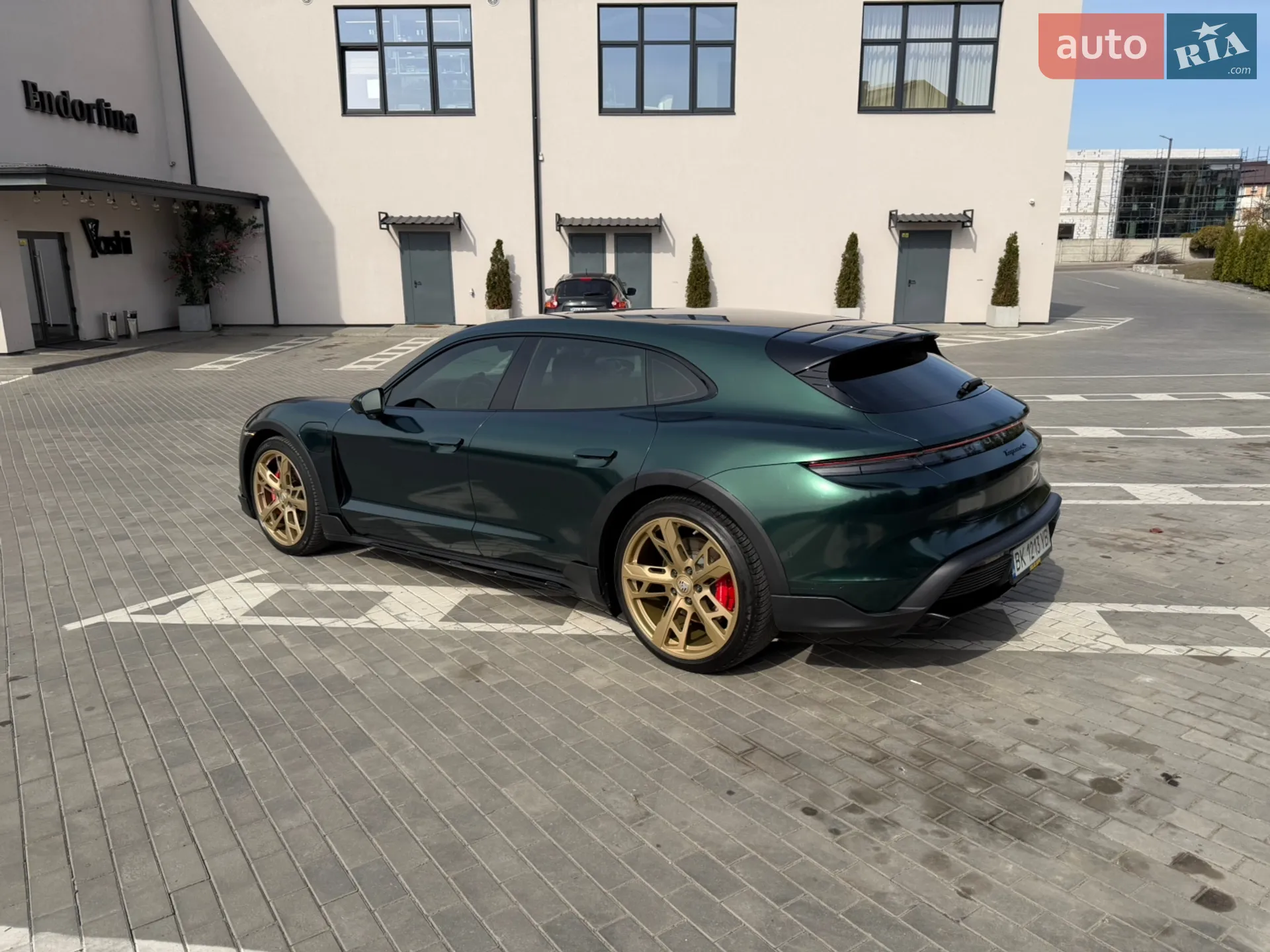 2022 Porsche Taycan - мініатюра 3