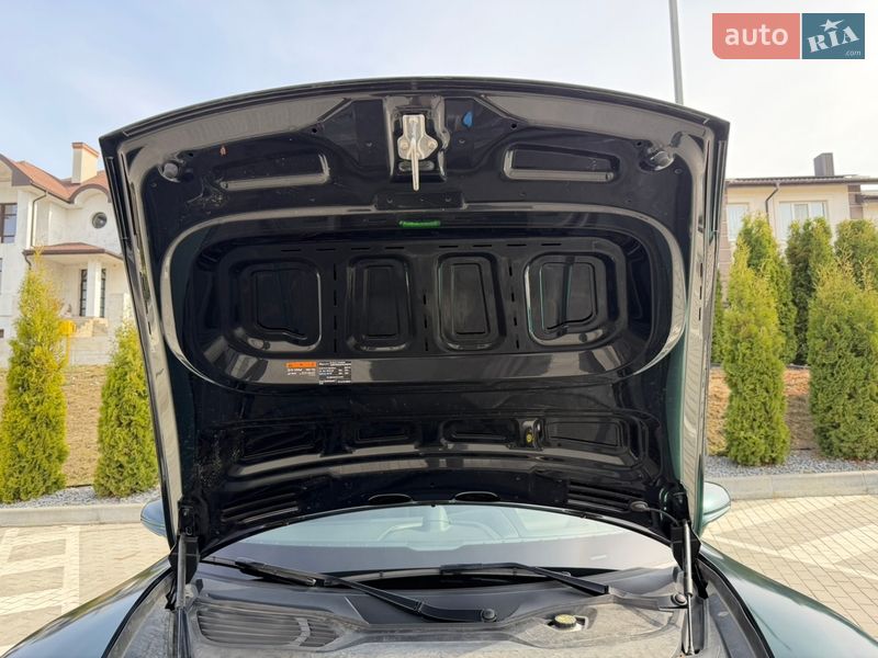 Седан Porsche Taycan 2022 в Ровно