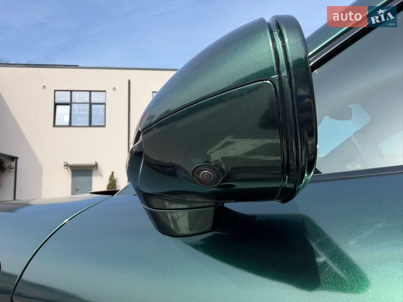 Седан Porsche Taycan 2022 в Ровно