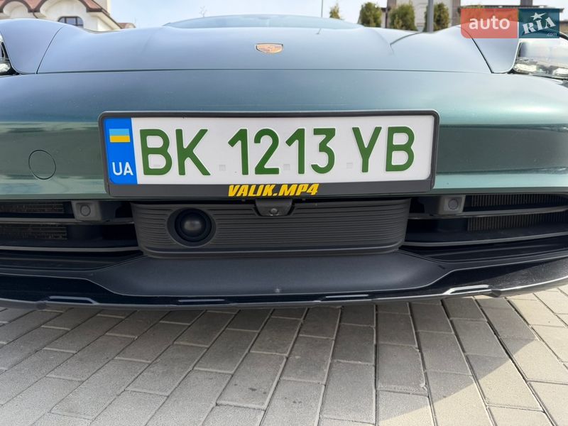 Седан Porsche Taycan 2022 в Ровно