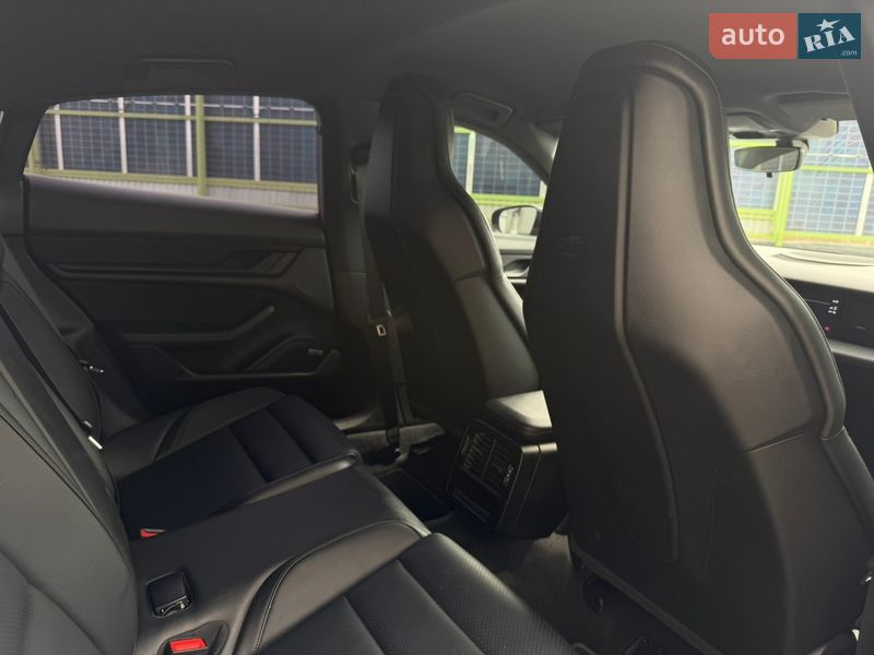 Седан Porsche Taycan 2021 в Киеве фото 13 Седан Porsche Taycan 2021 в Киеве