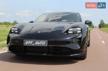 Седан Porsche Taycan 2023 в Киеве