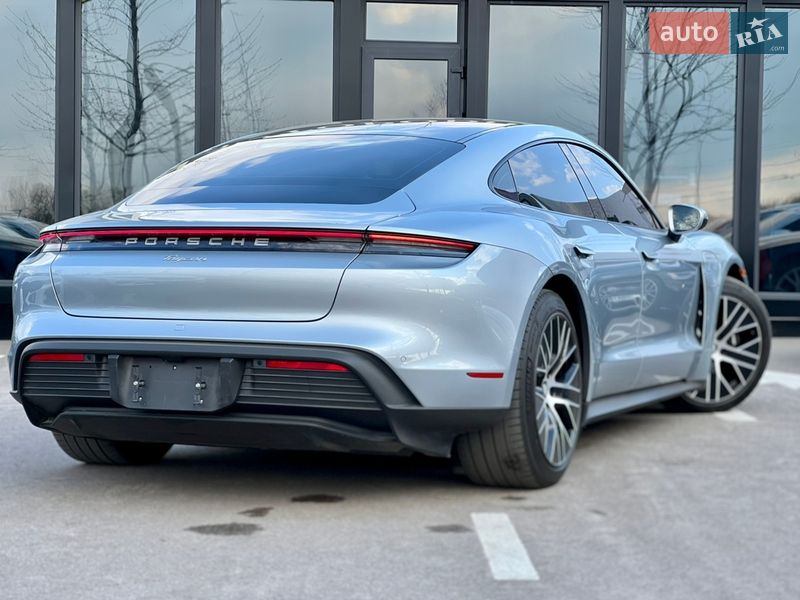 Седан Porsche Taycan 2023 в Києві