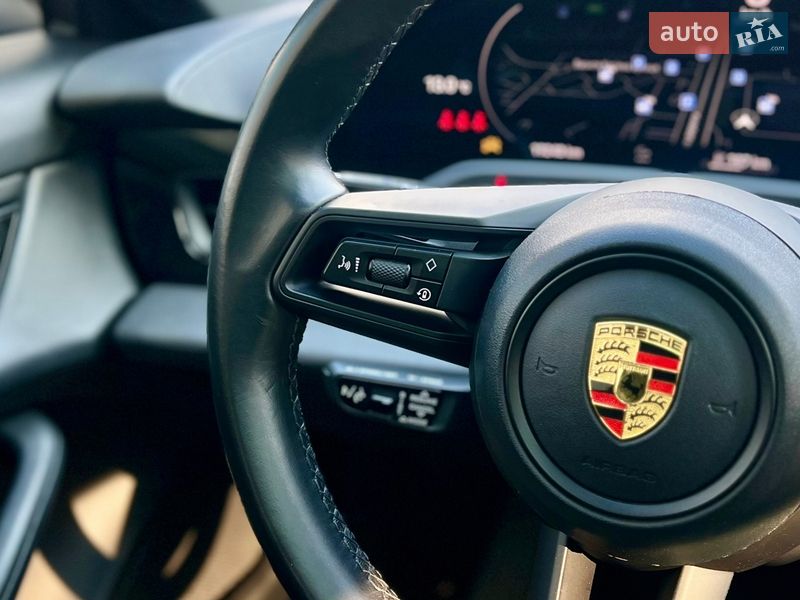 Седан Porsche Taycan 2023 в Києві