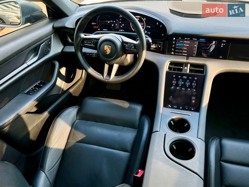 Седан Porsche Taycan 2023 в Києві
