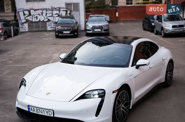 Седан Porsche Taycan 2020 в Києві