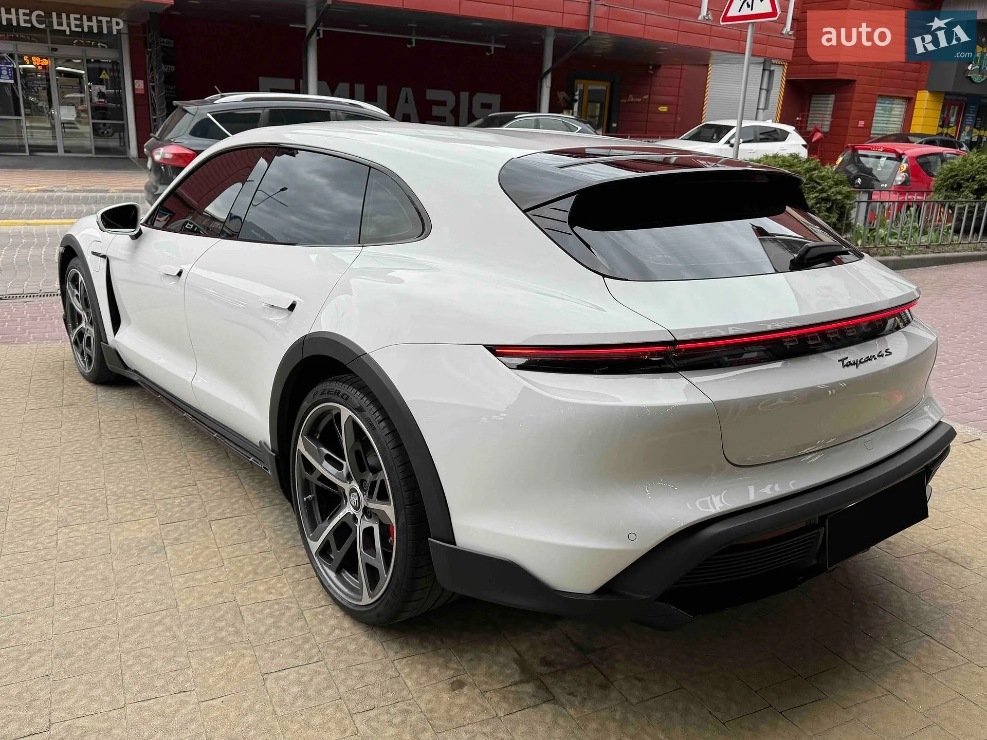 2023 Porsche Taycan - мініатюра 11