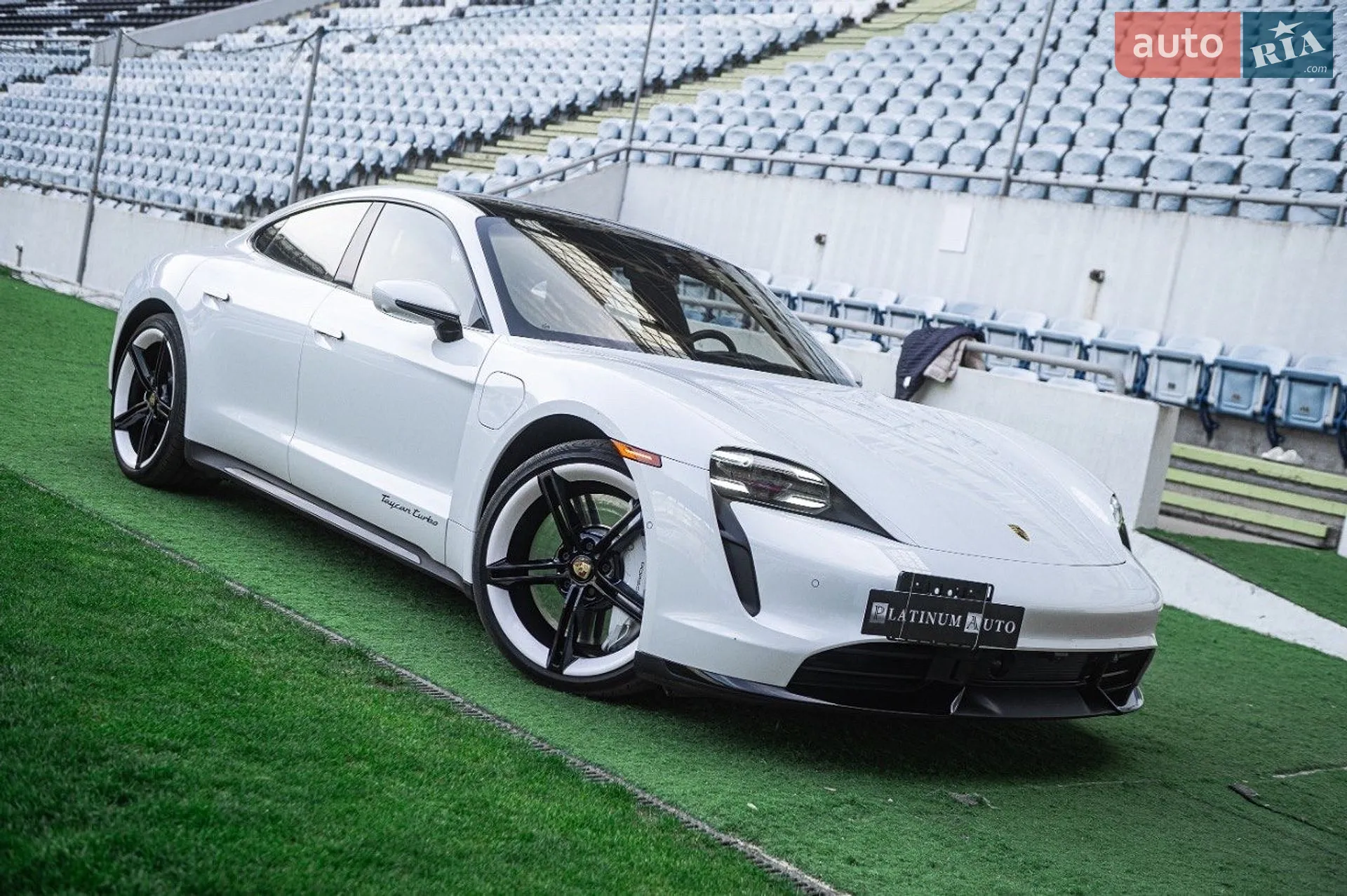 2020 Porsche Taycan - мініатюра 5