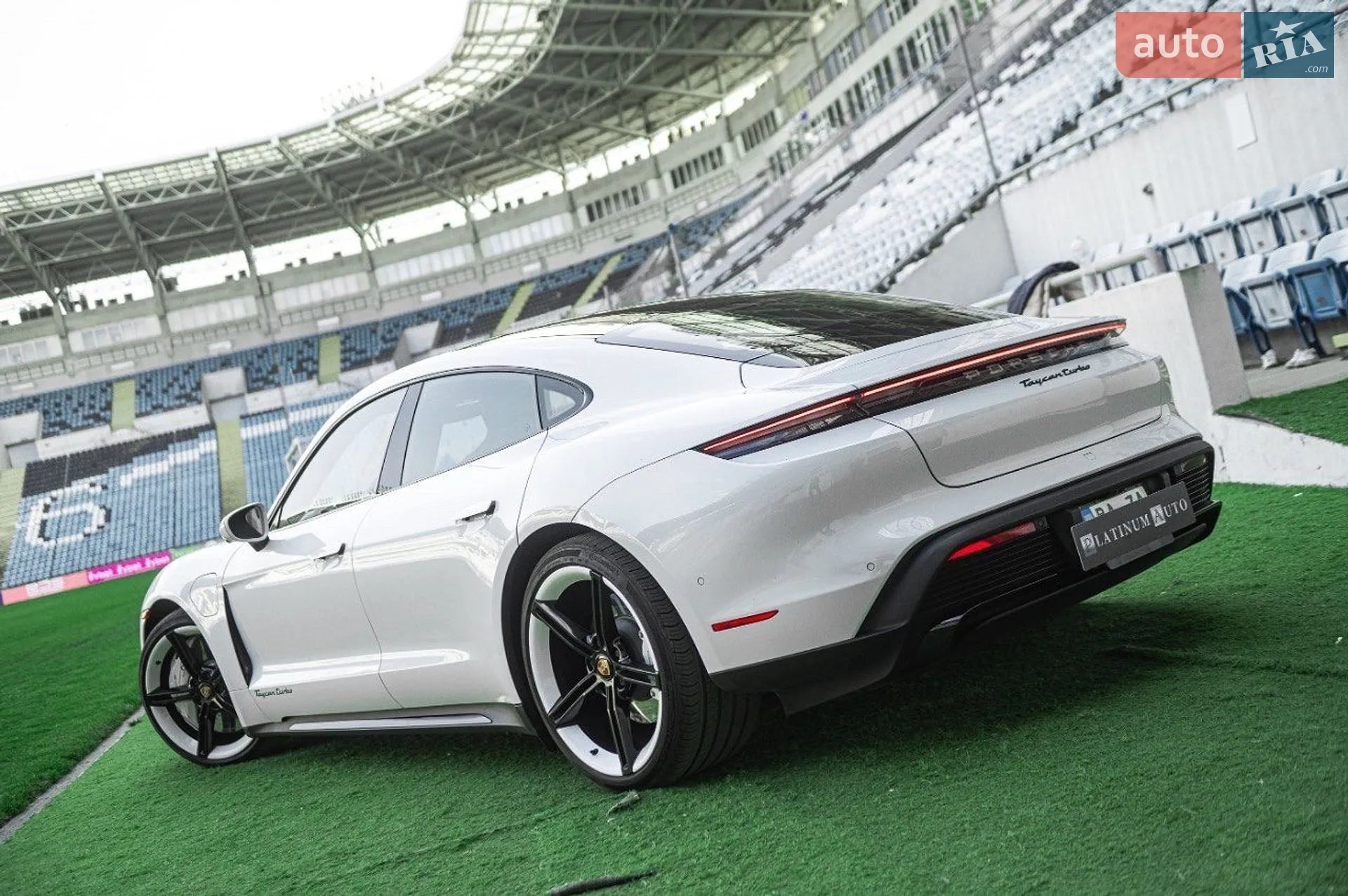 2020 Porsche Taycan - мініатюра 14