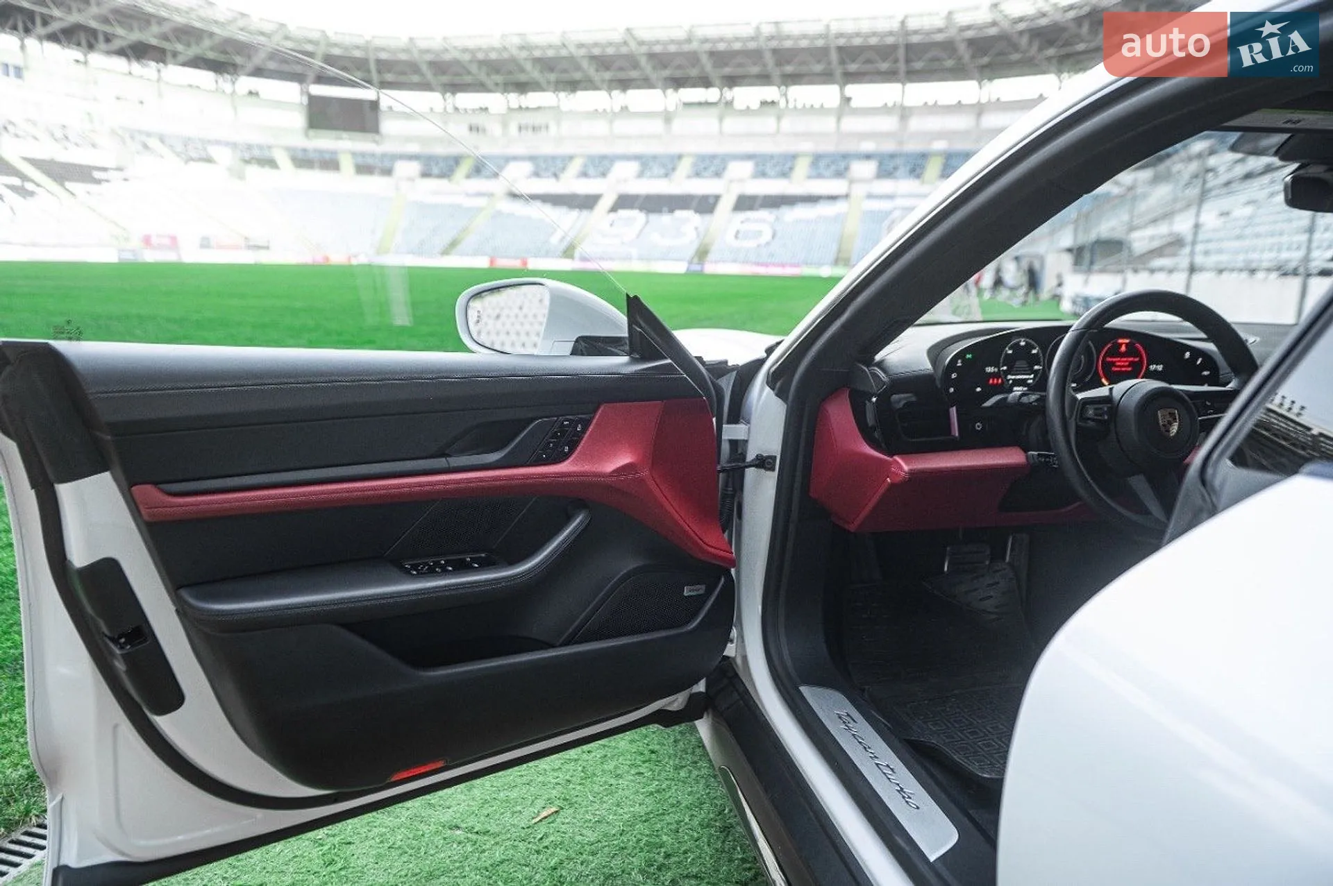 2020 Porsche Taycan - мініатюра 30
