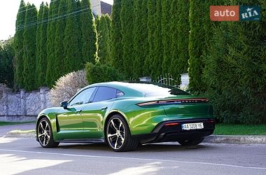 Седан Porsche Taycan 2020 в Києві