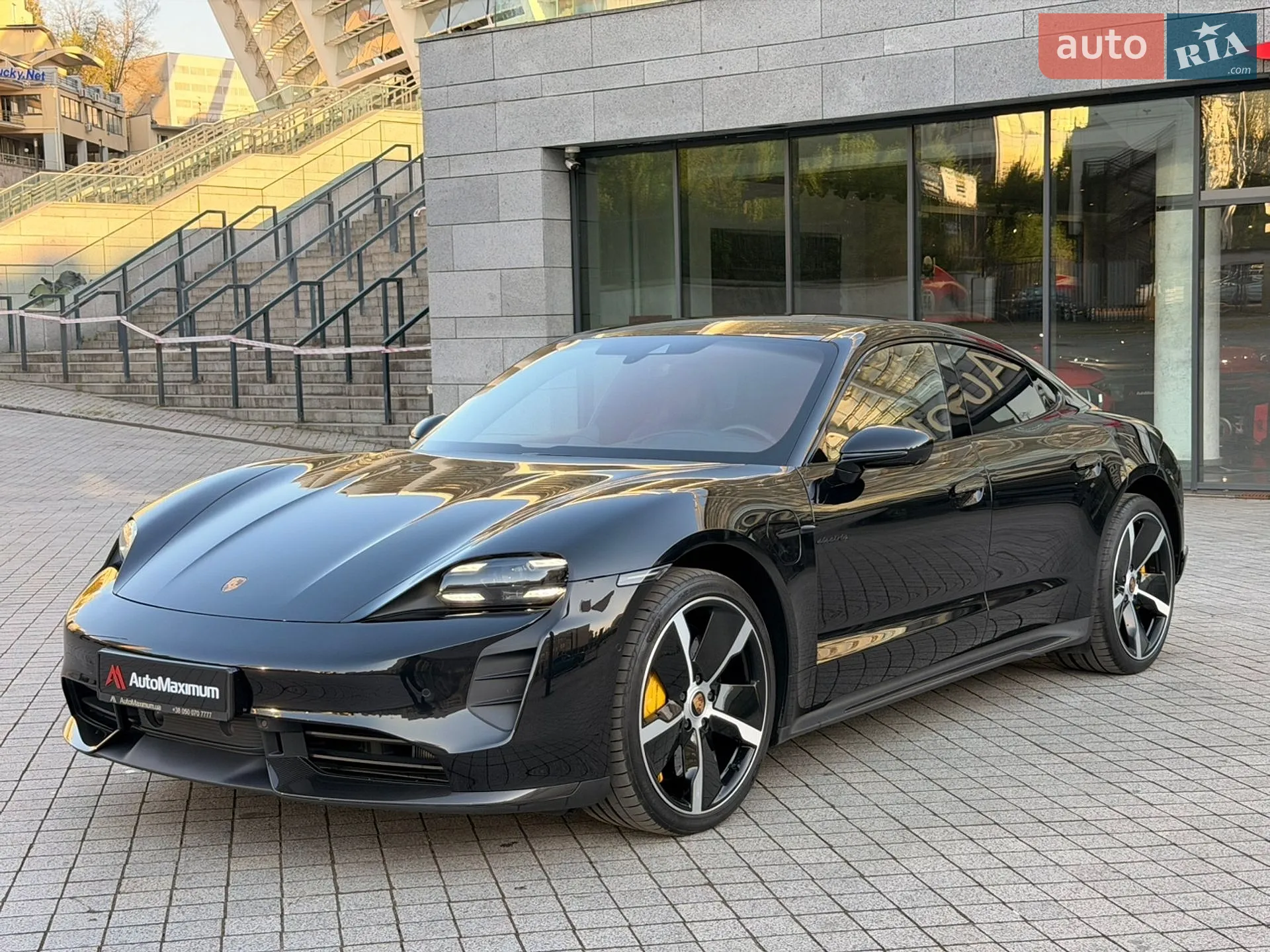 2021 Porsche Taycan - мініатюра 3