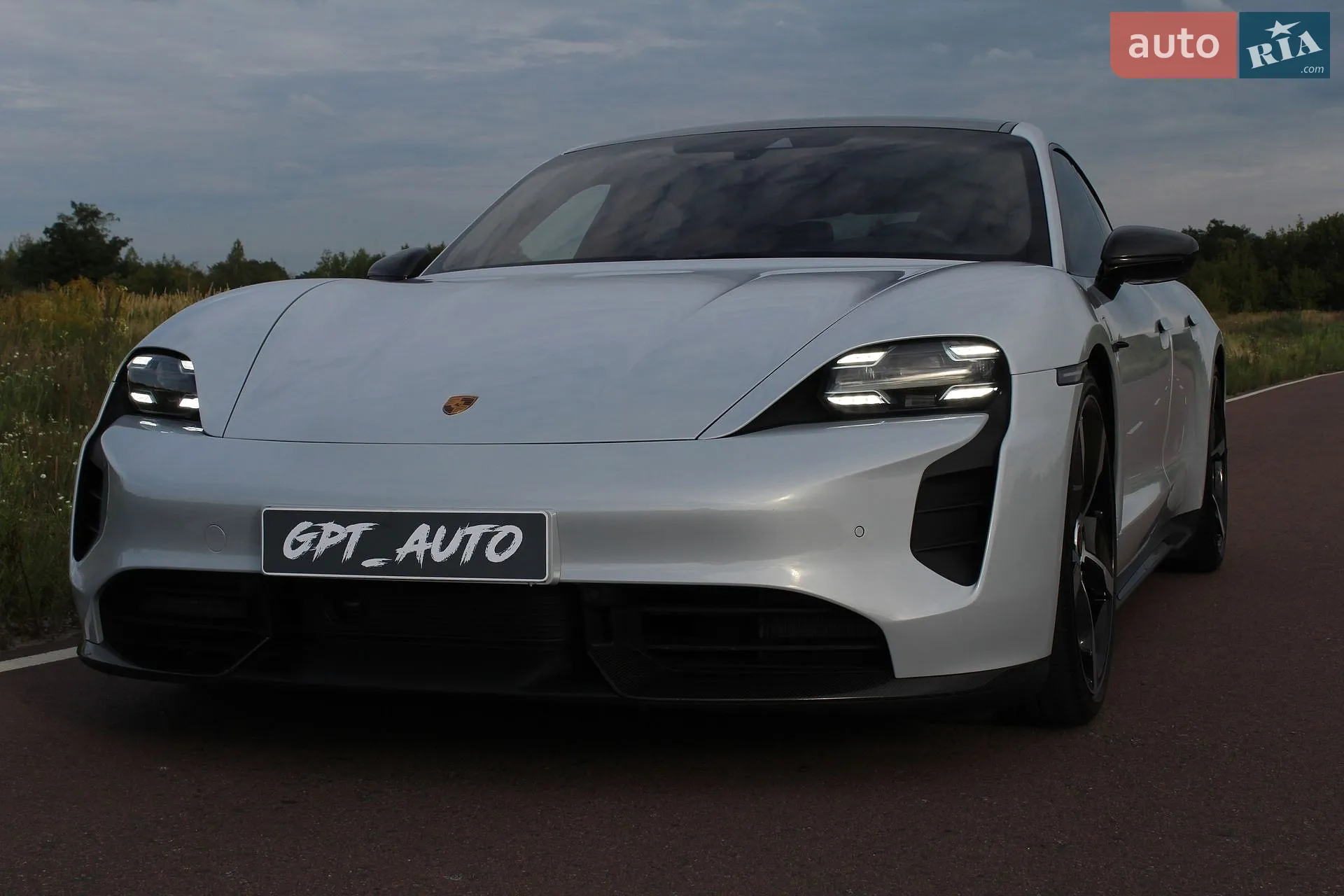 2023 Porsche Taycan - мініатюра 3
