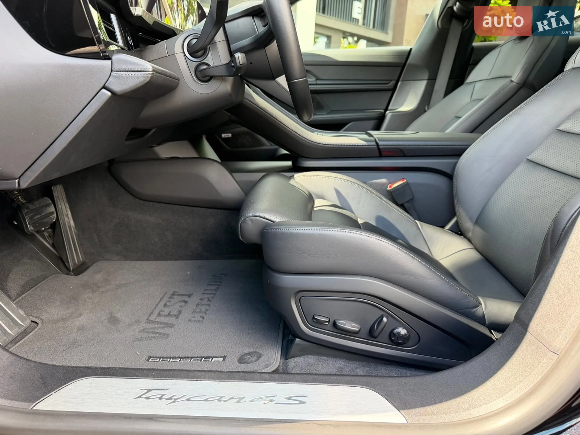 2021 Porsche Taycan - мініатюра 28
