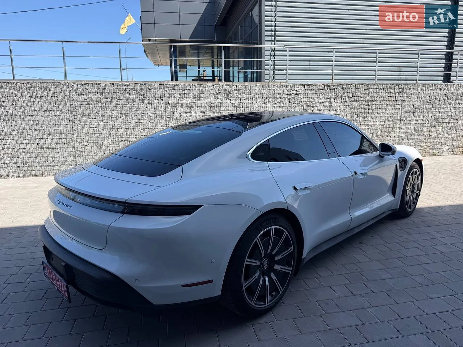 2020 Porsche Taycan - мініатюра 3
