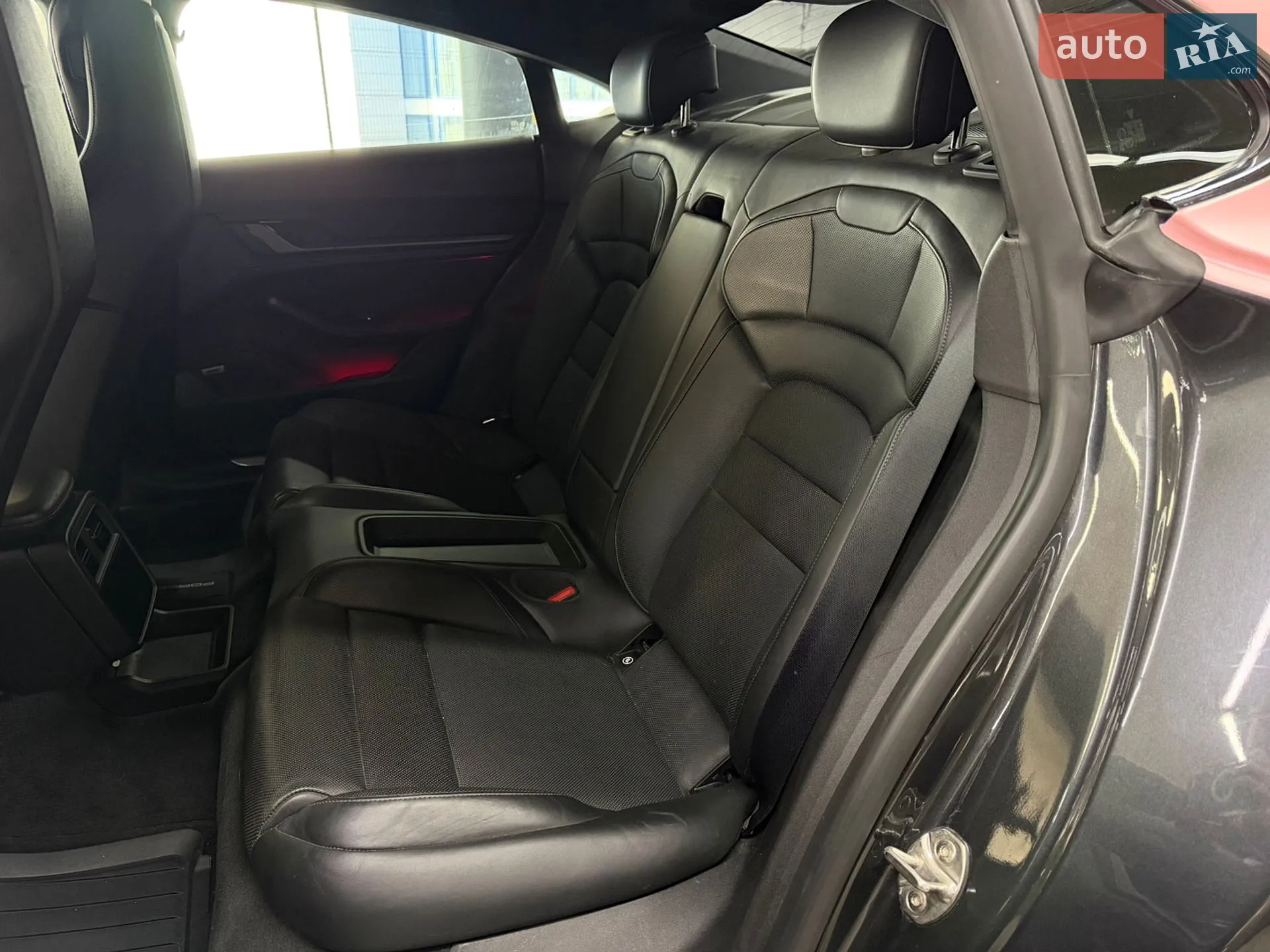 2020 Porsche Taycan - мініатюра 24