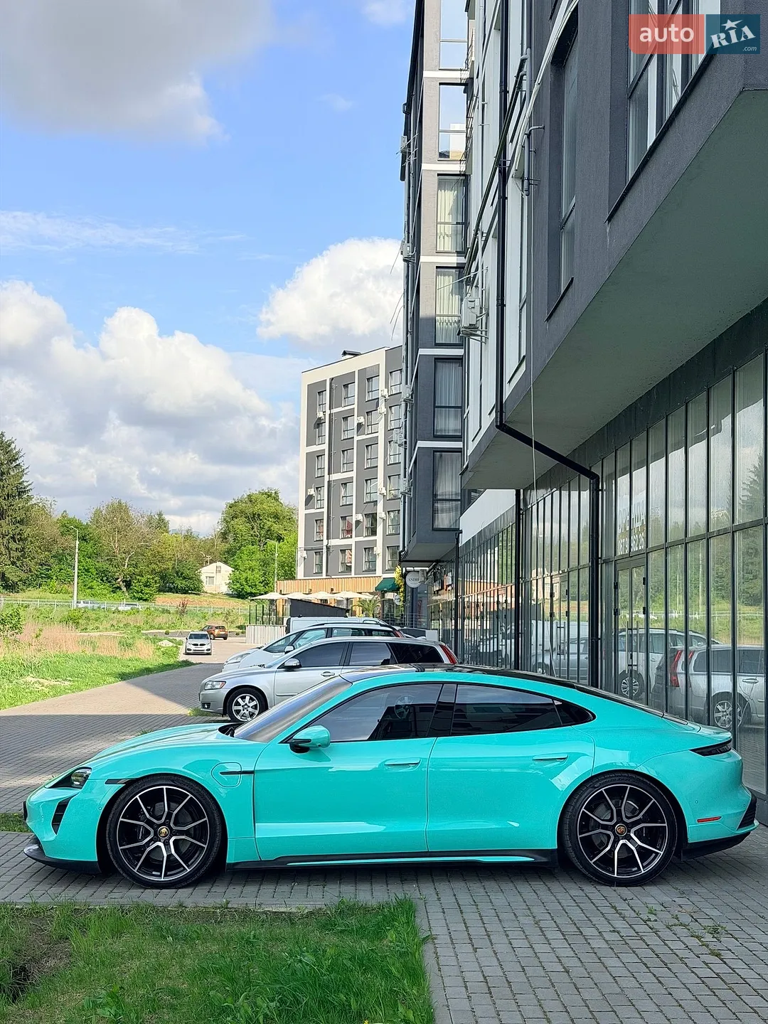 2022 Porsche Taycan - мініатюра 3