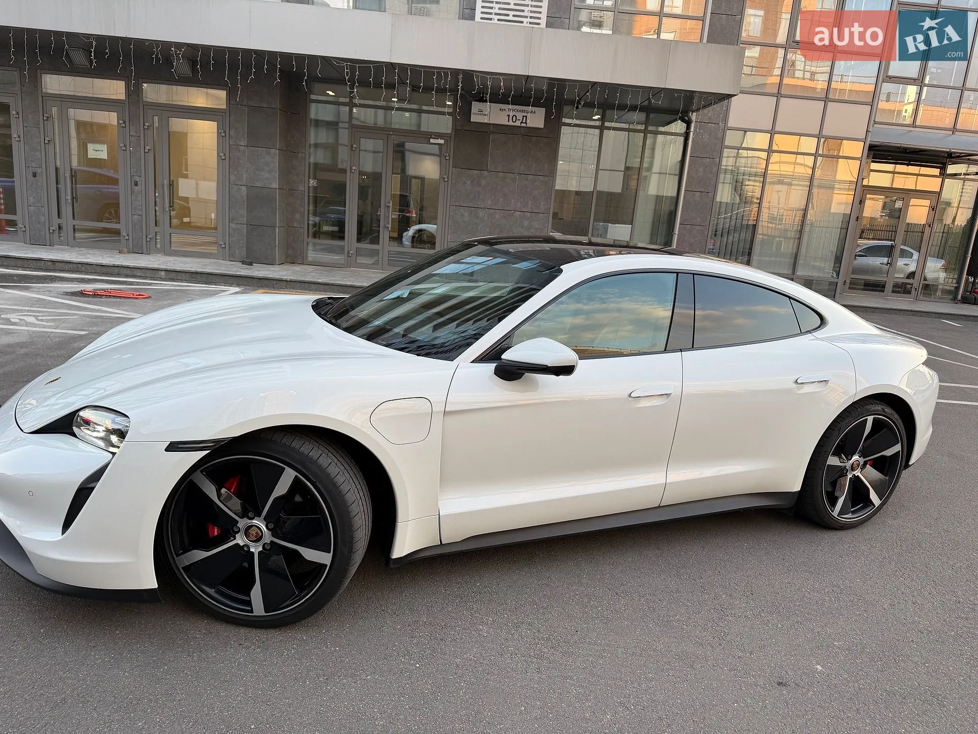 2021 Porsche Taycan - мініатюра 7