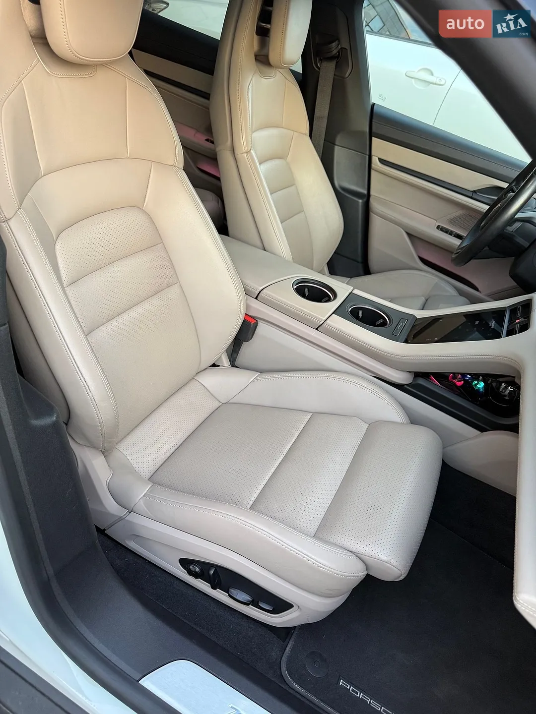 2021 Porsche Taycan - мініатюра 28