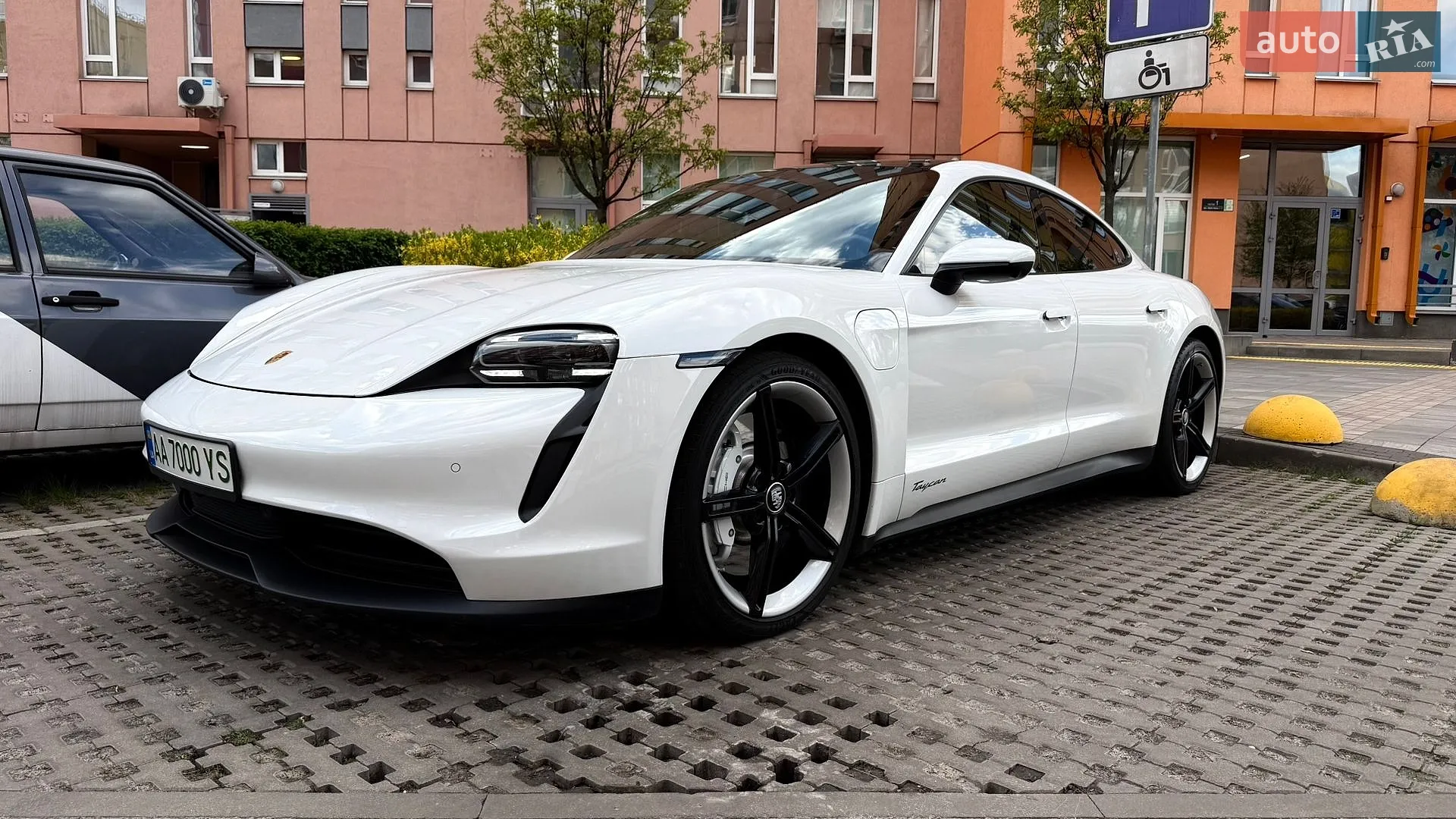 2022 Porsche Taycan - мініатюра 8
