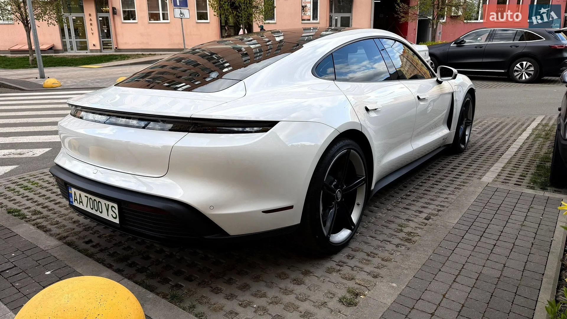 2022 Porsche Taycan - мініатюра 3